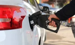 Akaryakıt fiyatlarında değişiklik! Benzine indirim geldi: Fiyatlar, pompaya yansıdı