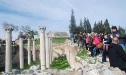 İZRO Eğitim Programında “Bilinmeyen Yönleriyle Efes Selçuk” Tanıtıldı