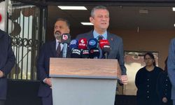 Özgür Özel, okul açılışında konuştu: Kamu kuruluşlarında siyaset yapılmaz