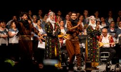 Bornova’da halayla bütünleşen kültürler buluşması