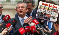 Özel'den, Yeni Şafak'a: 'Mehmet Şimşek'e odunla vurmuşlar!'