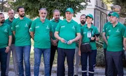 Başkan Tugay “Dönüşüme Evde Başla” projesi için QR kodlu poşet dağıttı
