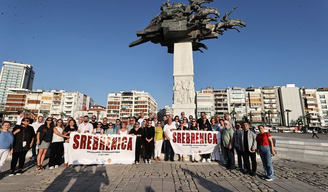 Srebrenitsa Katliamı’nda hayatını kaybedenler Konak’ta anıldı