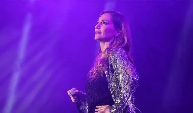 Yunan şarkıcı Despina, Çeşme konserinde sahneye çıkmadı: Atatürk ve Türk bayrağının indirilmesini talep etti