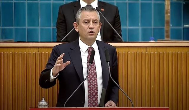 Özgür Özel kürsüde: Sendikalara asgari ücret için açık çağrı yaptı