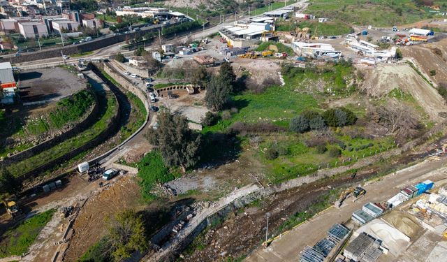 Karşıyaka’nın yeni hayvan barınağı için ilk kazma vuruldu
