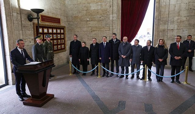 Özel'den 'özel deftere' tarihi yazı: 'Milletimiz darbe girişimine geçit vermedi'
