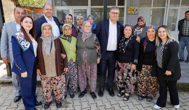 Tugay Menderes’in köylerinde üreticilerle buluştu