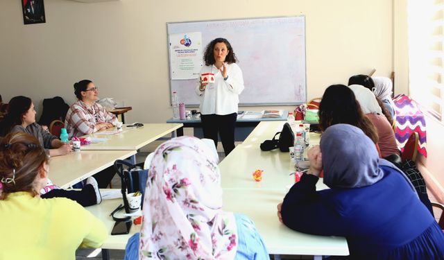 Bayraklı'da “Anne Destek Programı” başladı