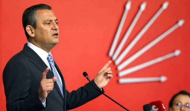 CHP'de Özgür Özel rekor oyla yeniden genel başkan