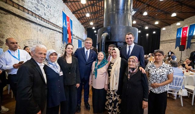 Başkan Tugay şehit anneleri ile bir araya geldi