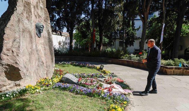 Başkan Tugay Zübeyde Hanım’ın anıt mezarını ziyaret etti
