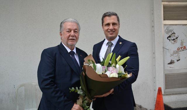 Esnaftan Deniz Yücel’e sıcak karşılama