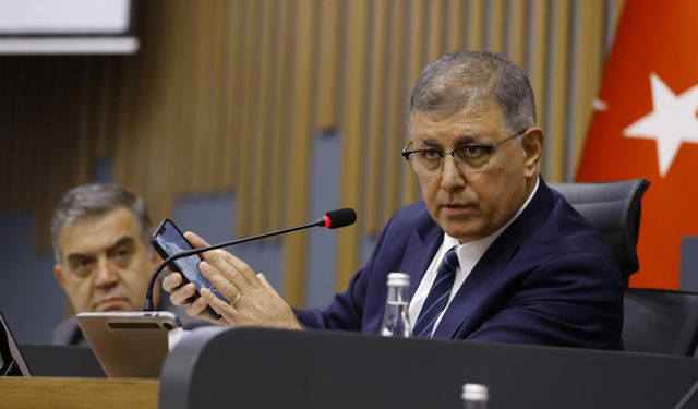 Belediyeler için yeni yasa önerisine Tugay'dan yanıt: Tarihi bir hata olarak görüyorum