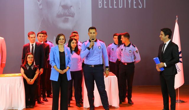 Karabağlar Belediyesi’nde aday memurlar yemin etti