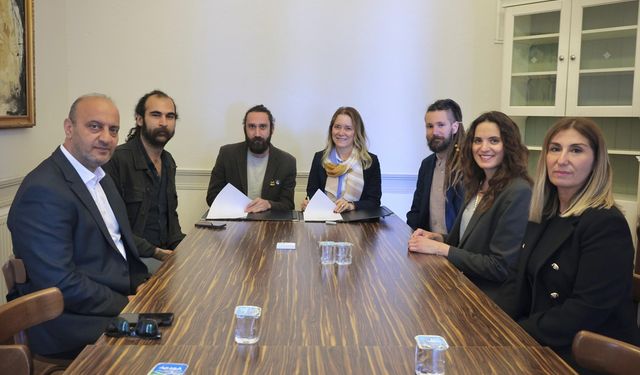 Konak’ta imzalar sanat için atıldı