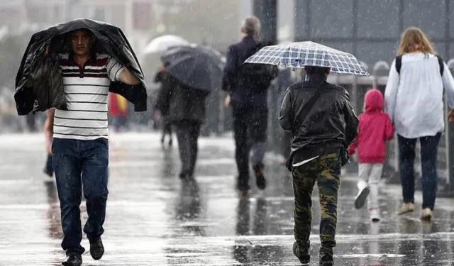 Sıcaklıklar Düştü, Sağanak Geri Döndü: Meteoroloji’den Yağış ve Fırtına Uyarısı