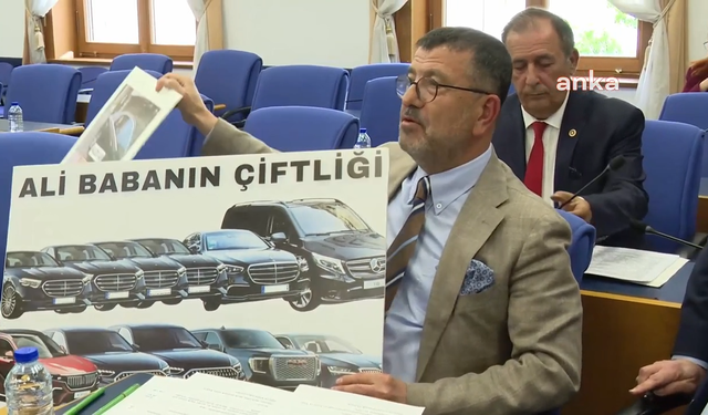 Veli Ağbaba: "Diyanet İşleri Başkanı, Papa'nın bindiği aracın yüzüne bile bakmaz"