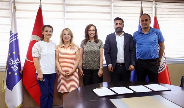 Karşıyaka’da ‘sağlıklı kentleşme’ için imzalar atıldı