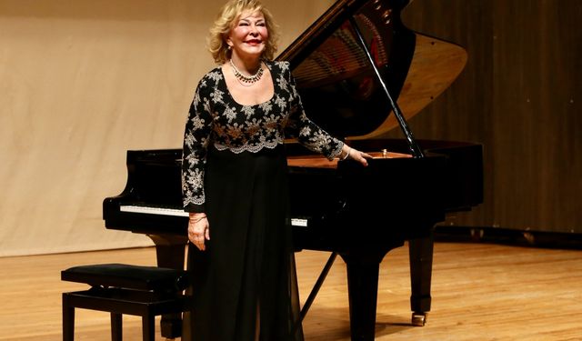 Ünlü piyanist Gülsin Onay 20 Haziran’da Karşıyaka’da