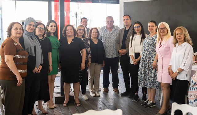 Bornova’da CHP’ye kadınlarla güçleniyor