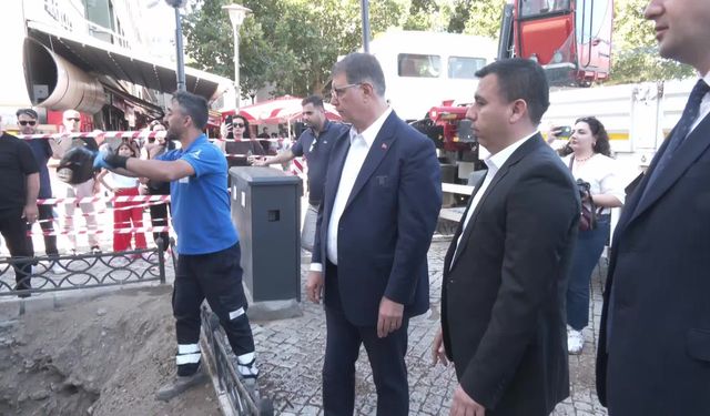 İzmir Büyükşehir Belediye Başkanı Tugay açıkladı: İşten çıkarmaların çoğu büro personeli olacak