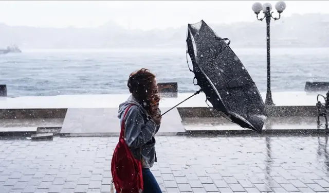 Meteoroloji'den Kuvvetli Sağanak Uyarısı! Sakın Şemsiyesiz Çıkmayın...