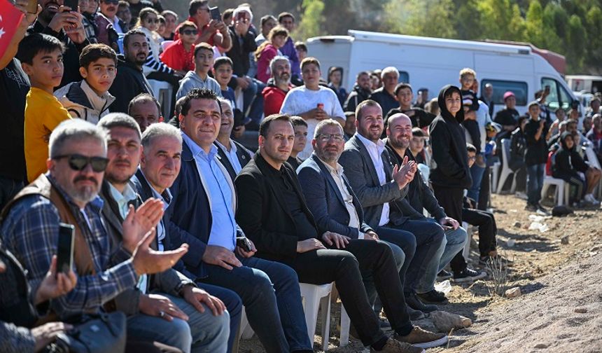 Bornova’da Geleneksel Rahvan At Yarışları coşkusu