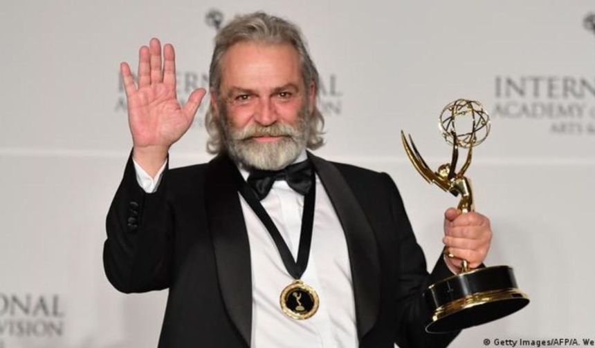 Haluk Bilginer, Uluslararası Emmy Ödülleri'nde bir ilke imza attı