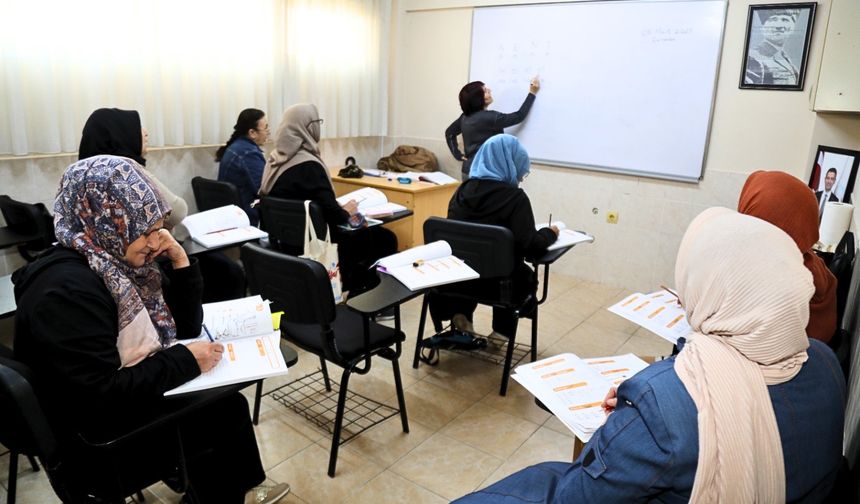 Bayraklı Belediyesinden hayatlara dokunan kurs