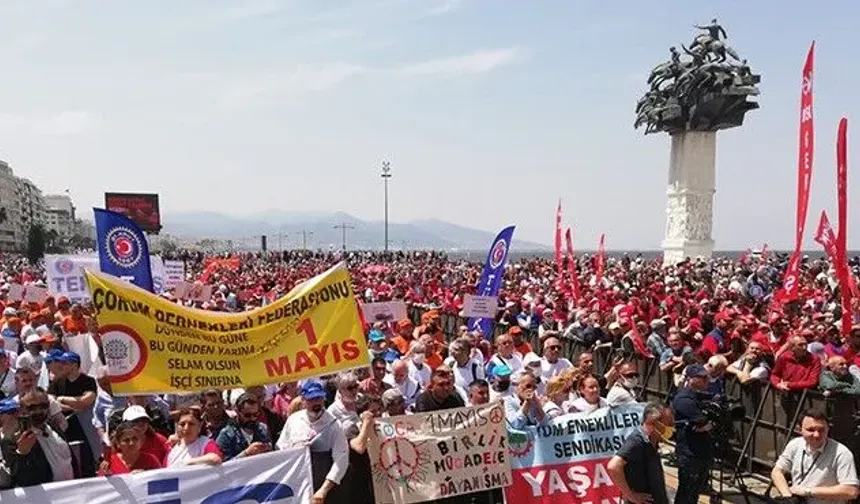 İzmir’de çok sayıda kişi gözaltına alındı!