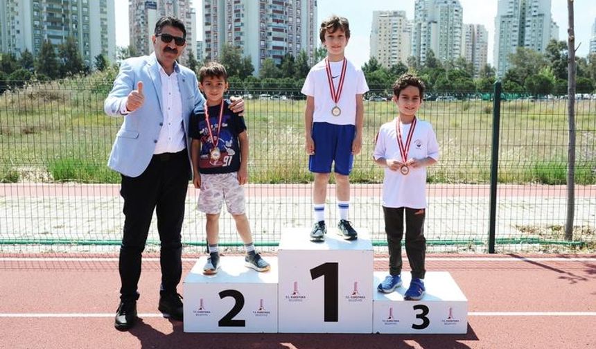 Atletizm pistinde bayram coşkusu