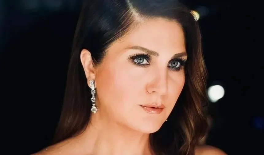 Sibel Can'a gönderilen korkunç koli: Bir gecelik, bıçak...
