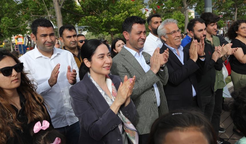 Bayraklı’da gençler Gençlik ve Spor Festivali’nde buluştu