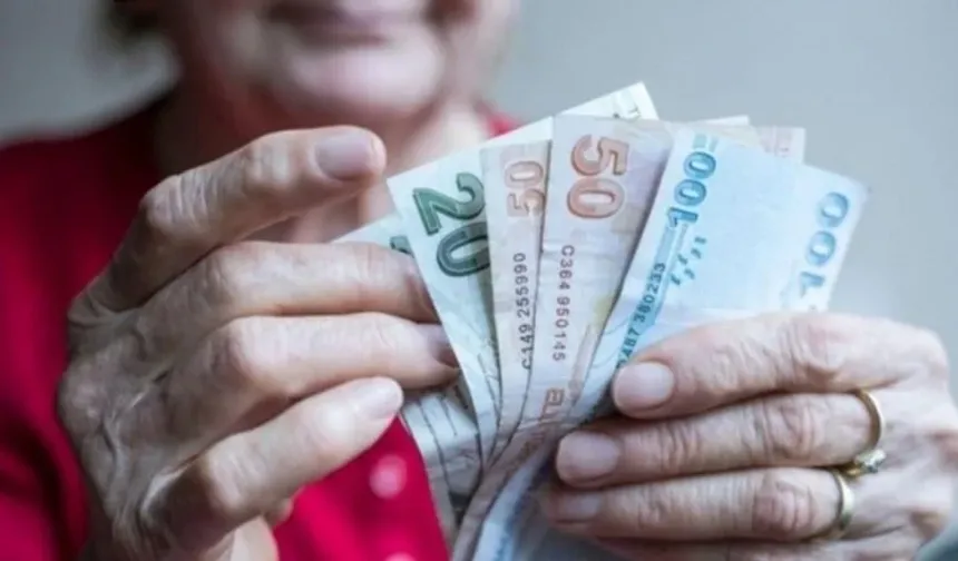 Milyonlarca emeklinin maaşını etkileyecek teklif Meclis'e sunuldu
