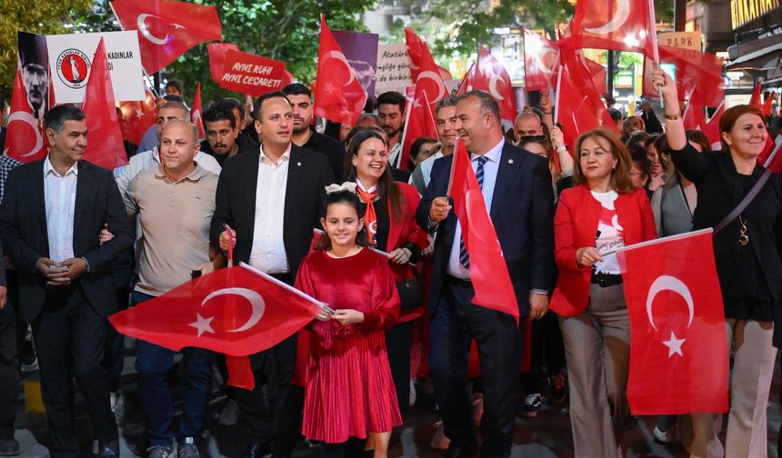 Bornova’da Gençlik ve Özgürlük Haykırışı: 'Korkmuyoruz, Susmuyoruz, Vazgeçmiyoruz!'