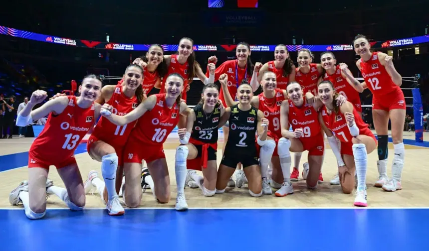 Milliler hızlı başladı... Filenin Sultanları Fransa'yı devirdi!